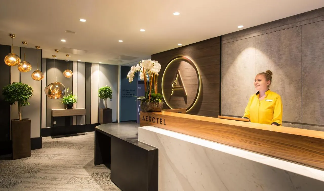 **** Отель Aerotel London Heathrow Airport, Terminal 2 & Terminal 3 Хитроу Великобритания