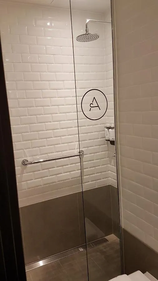 Aerotel London Heathrow Airport, Terminal 2 & Terminal 3 Хитроу 4*,